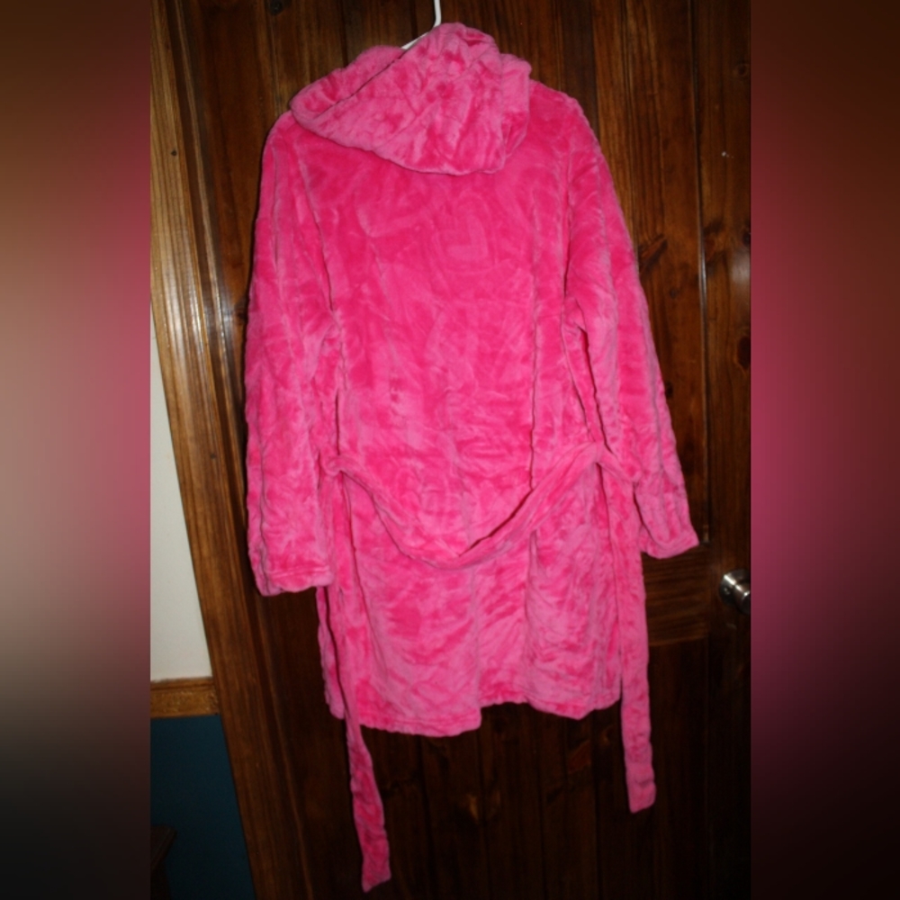 Pink Hearts Colsie Robe - Picture 9 of 12